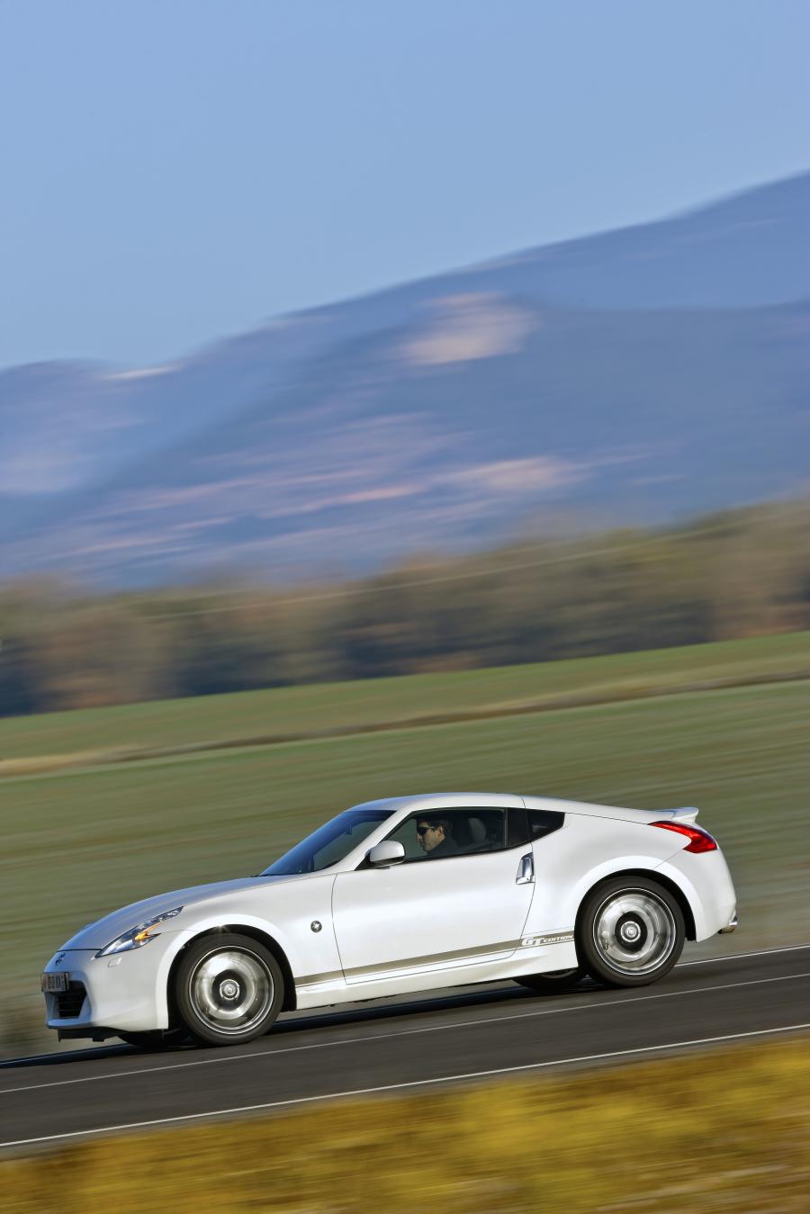  Nissan 370Z GT Edition 2011 года  (фото 30 из 36)